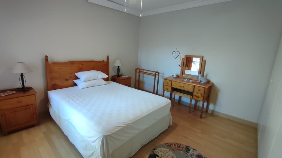 6 Bedroom Property for Sale in Stilbaai Wes Western Cape
